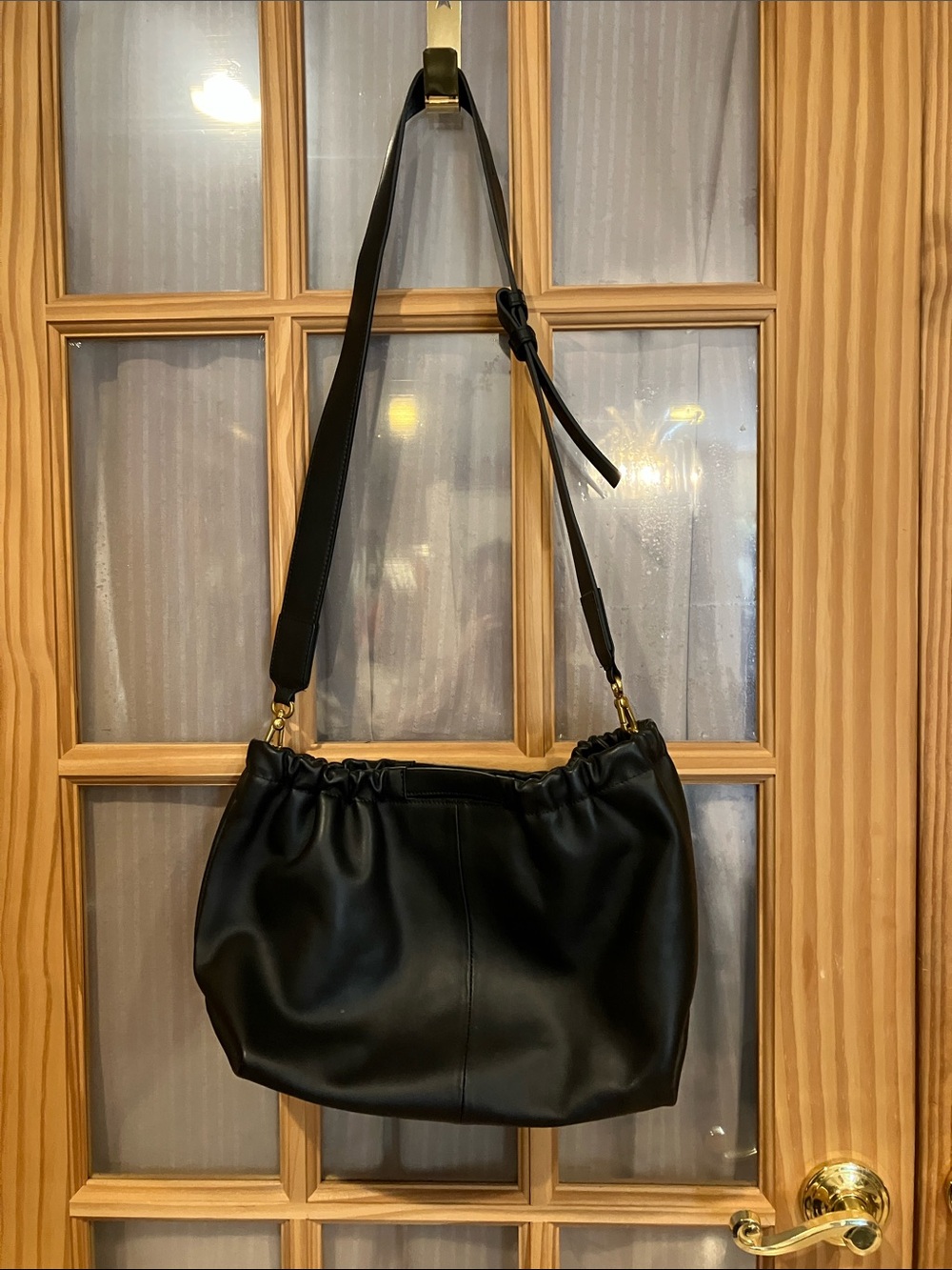 ISWEE. Classic Black Gathered Shoulder Bag with Adjustable Strap